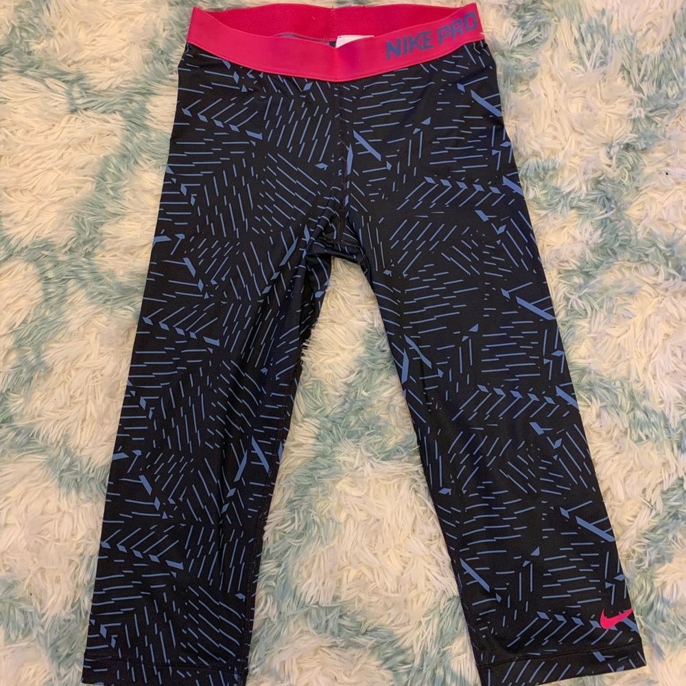 nike pro dri fit capri leggings